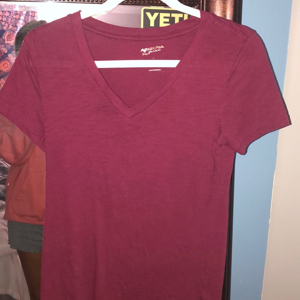Cute burgundy top